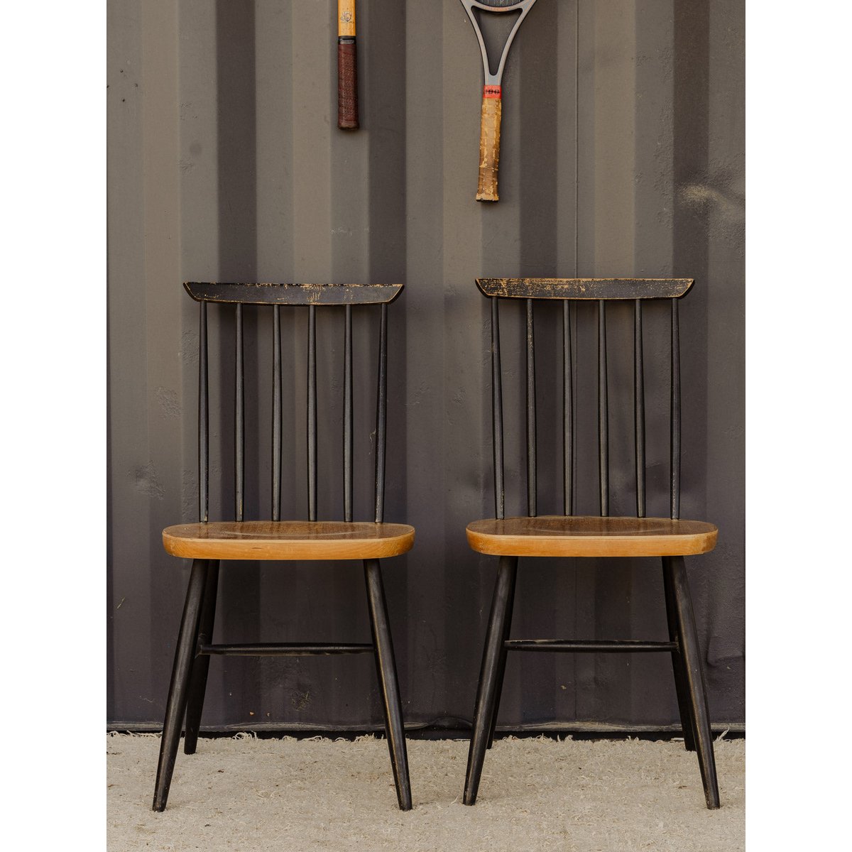 Lot de 6 chaises en bois noir Alma N°1873 - Bon état bois clair, DEBONGOUT