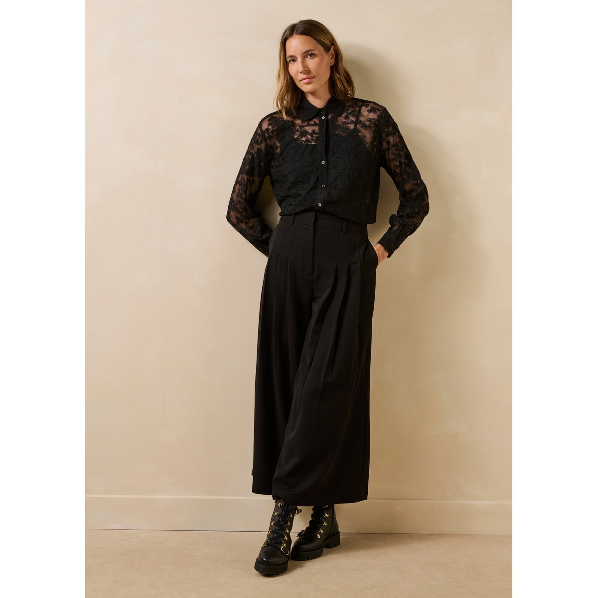 Chemise manches longues avec dentelle noir, LA FEE MARABOUTEE