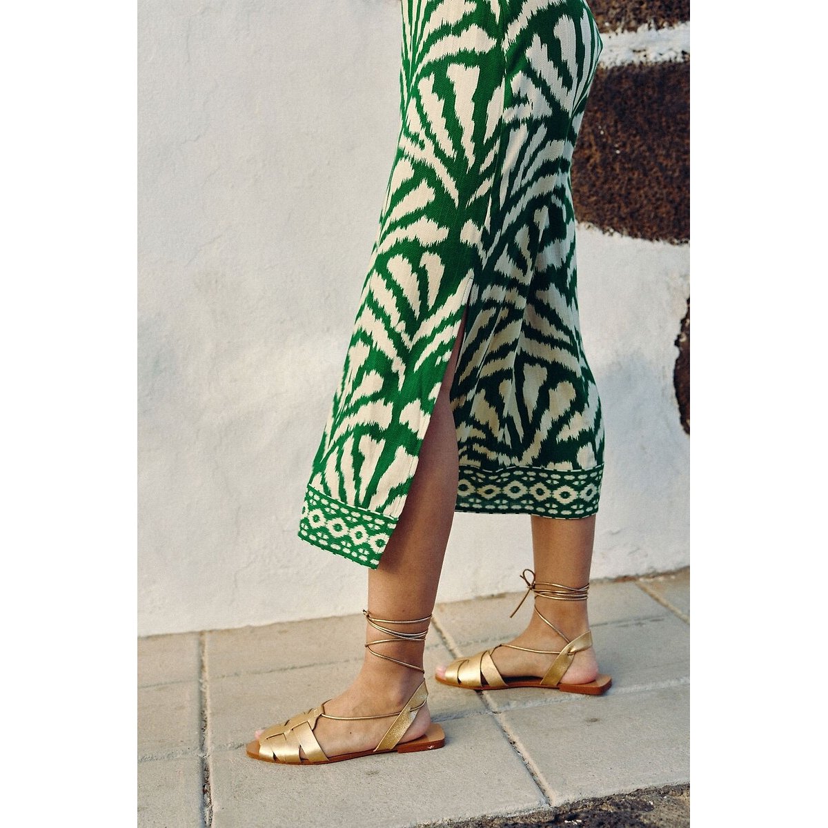 Royce Printed Midi Dress with V-Neck and Cut-Out Details green print, LA PETITE ETOILE