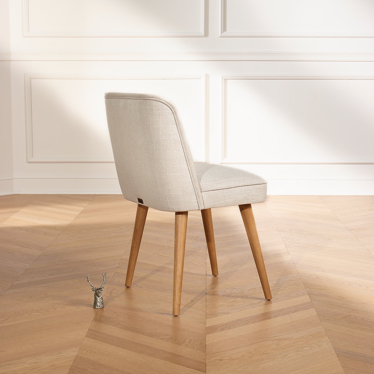 Lot de 2 chaises en hévéa et tissu anti feu APOLLINE nacre, ROBIN DES BOIS