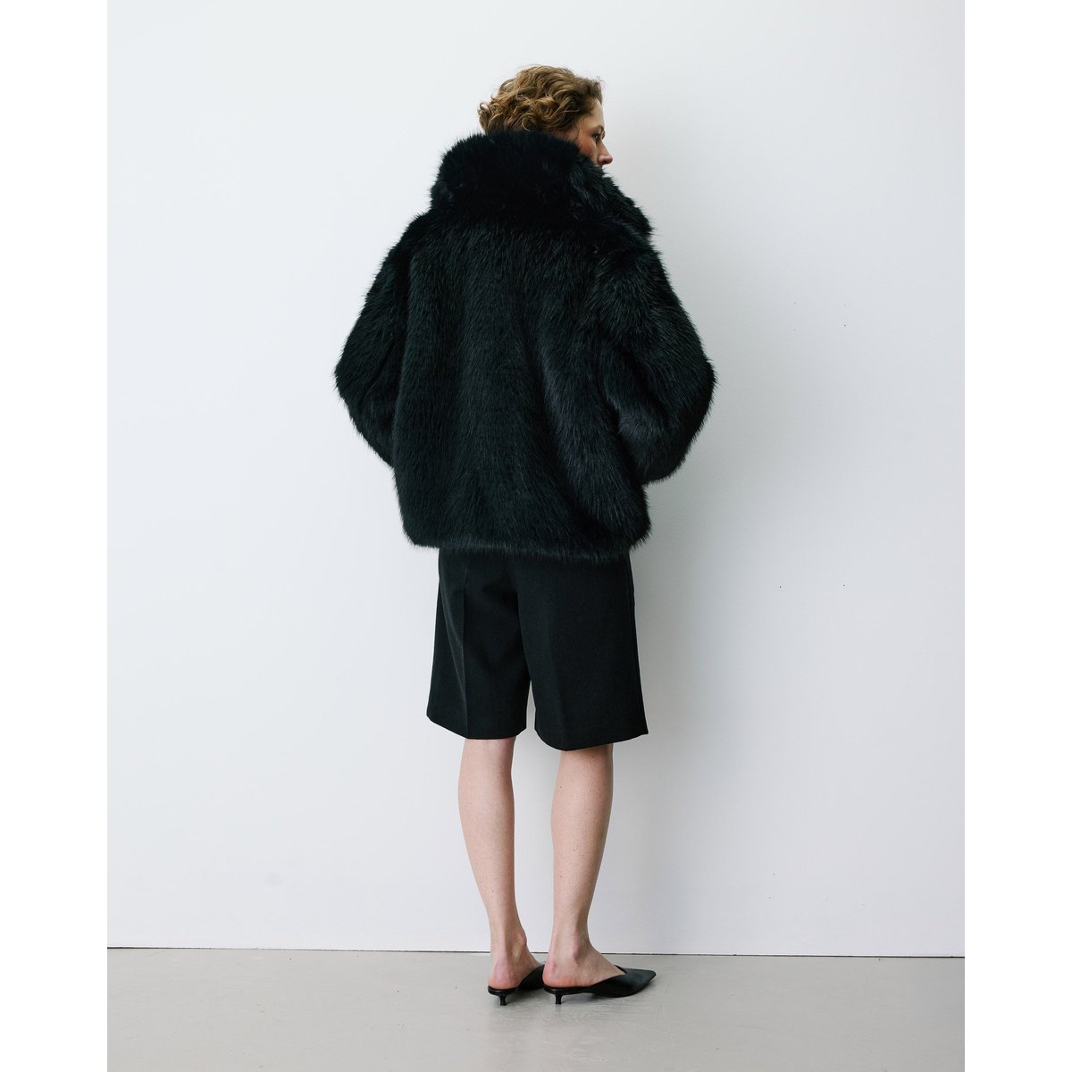 Manteau en Imitation fourrure col large noir Billie noir, GRACE & MILA