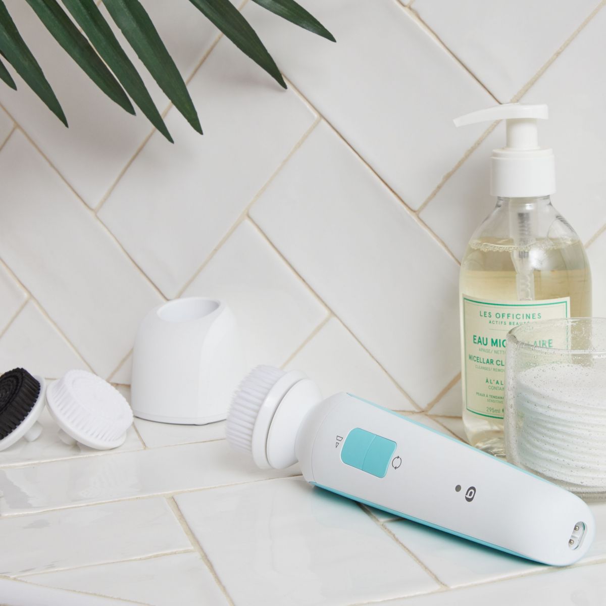 Brosse nettoyante visage EBF3 couleur unique, ESSENTIEL B