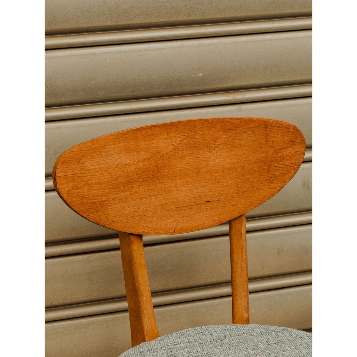 Lot de 4 chaises en bois et tissu bleu Alma N°2124 - Bon état bois foncé, DEBONGOUT