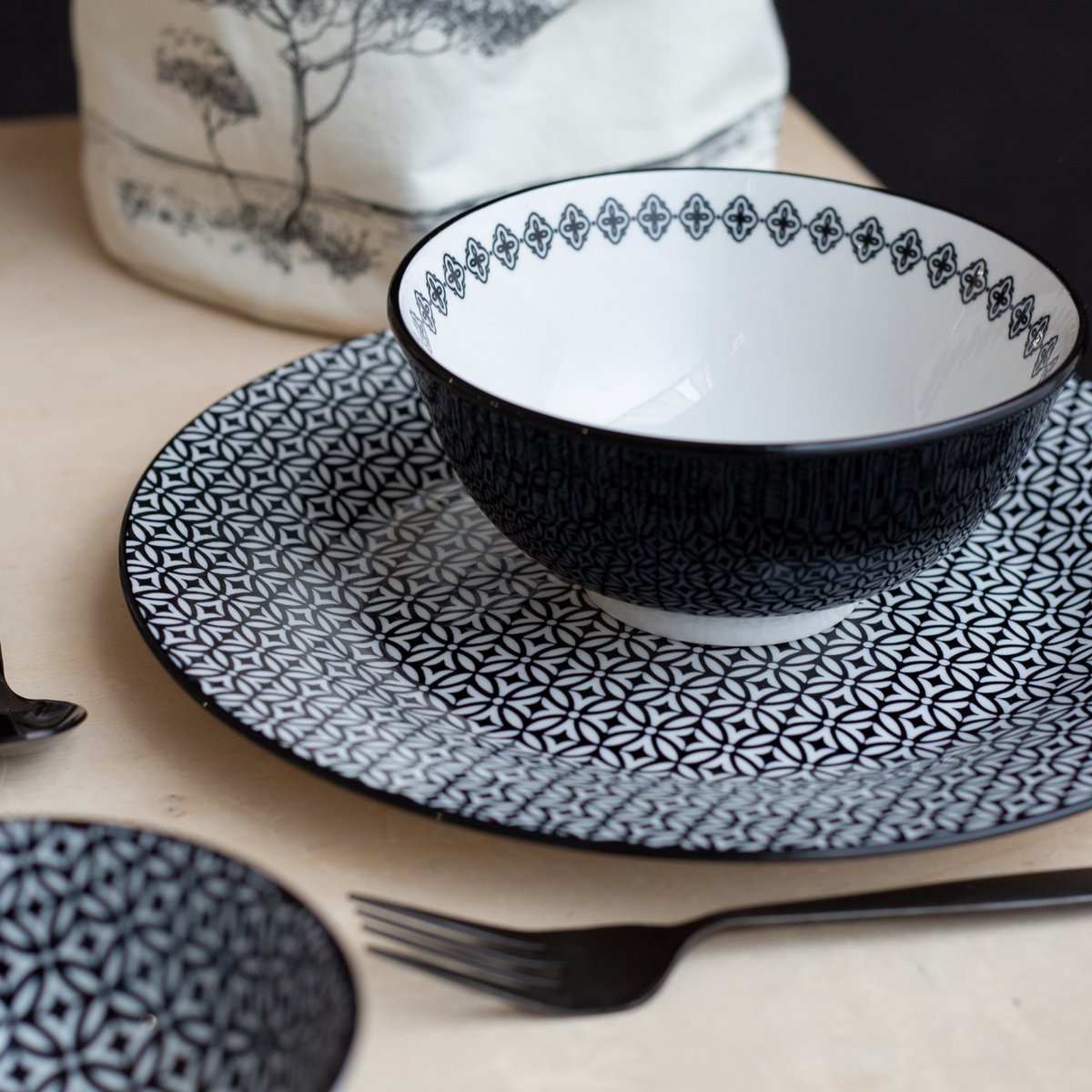 Lot de 6 grandes assiettes, VILLA LES PINS noir, ARTIME