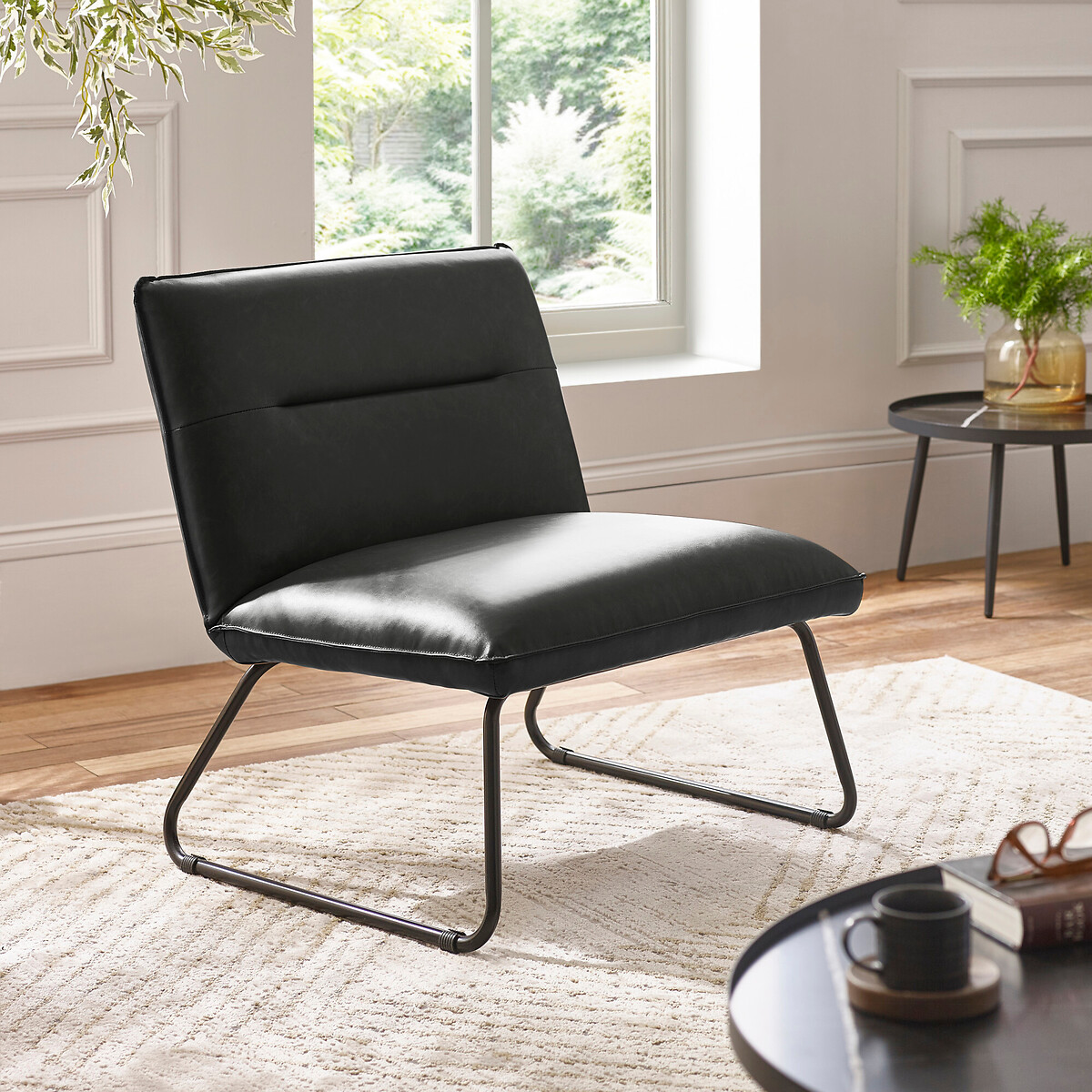 Sutton Cantilever Faux-Leather Lounge Chair black, SO'HOME