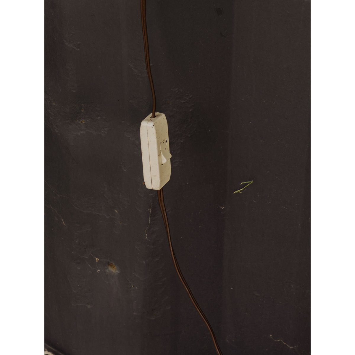 Lampadaire porte-revues en métal noir Julien N°392 - Bon état noir, DEBONGOUT