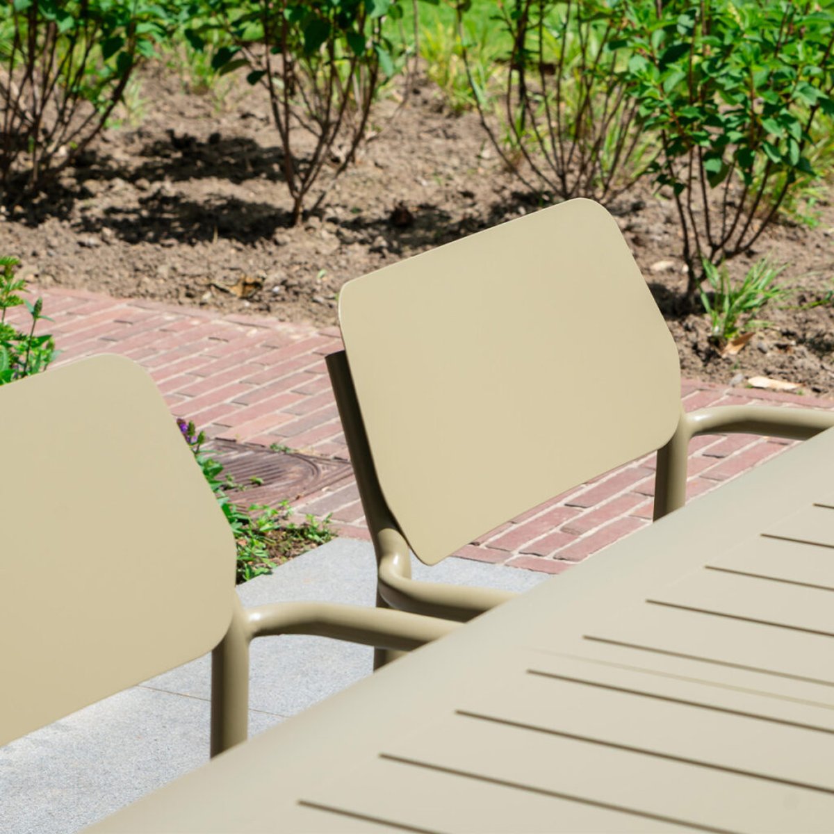 Ensemble de jardin extensible 6/10p en aluminium Kaki clair 8 fauteuils HAVANA kaki clair, WILSA GARDEN