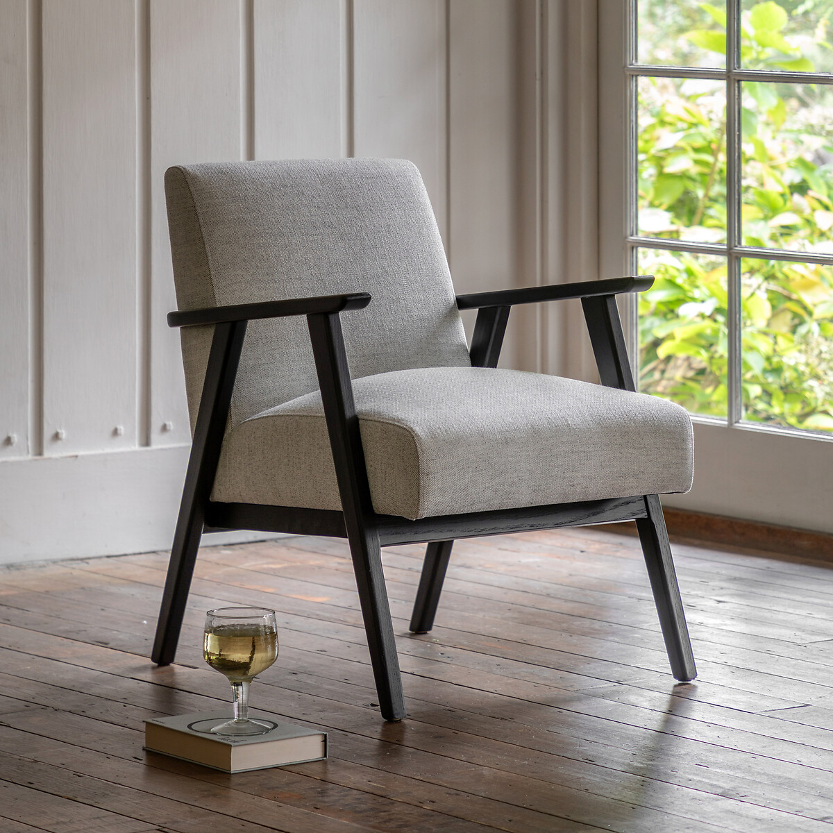 Berlin Mid-Century Armchair with Solid Wood Frame natural, ÉDITÉ