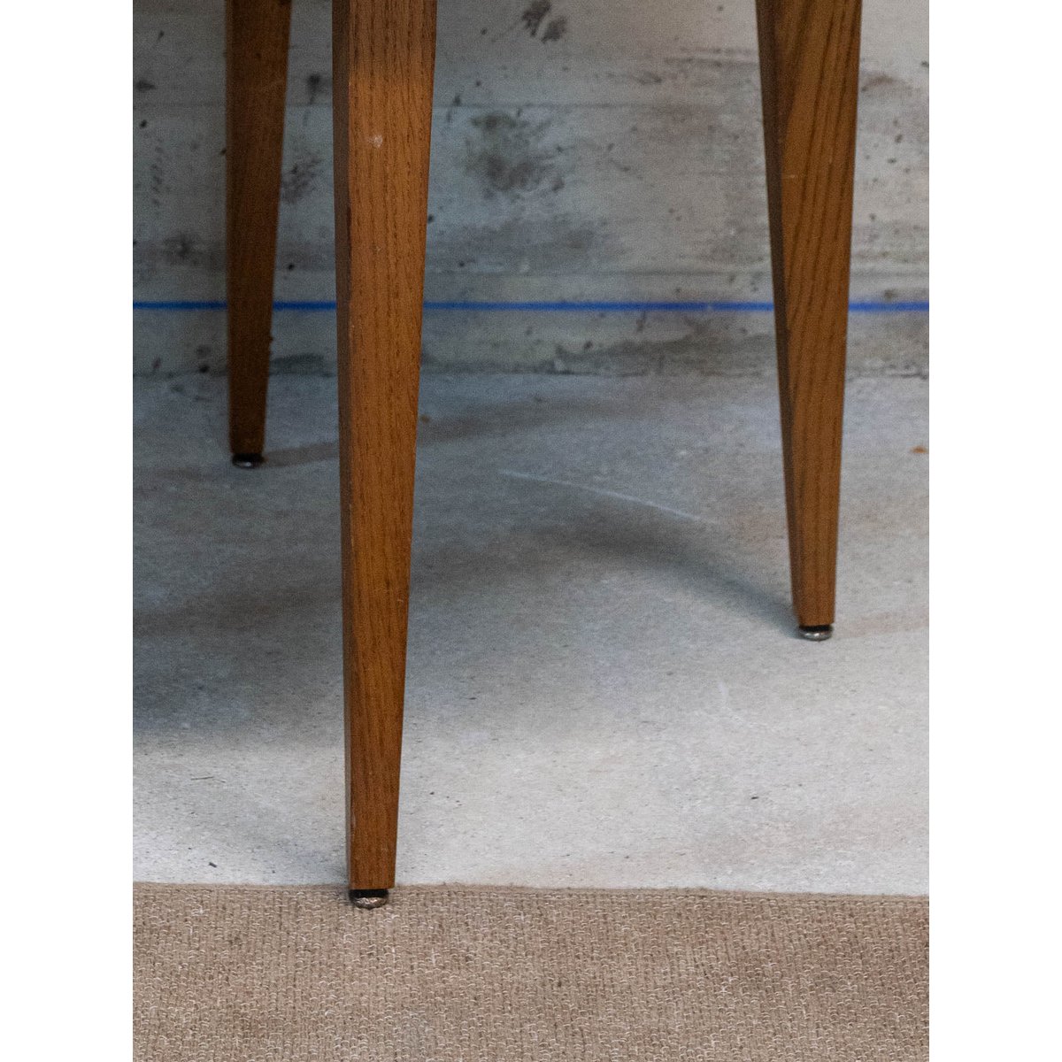 Table basse ronde en bois Donna N°970 - Bon état bois foncé, DEBONGOUT