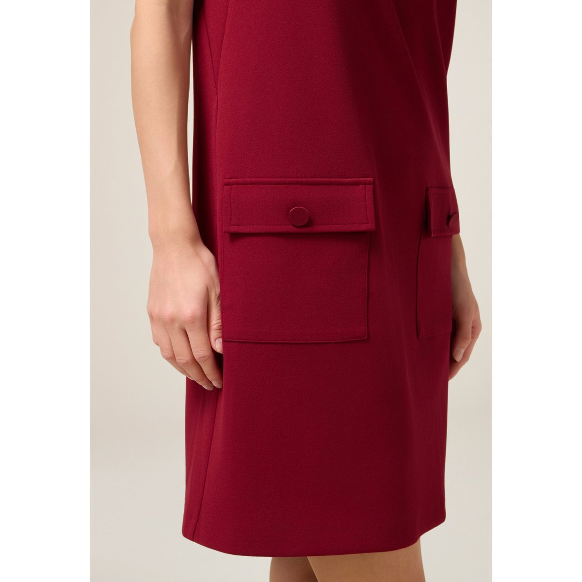 Robe fourreau avec poches et boutons rouge, OLTRE