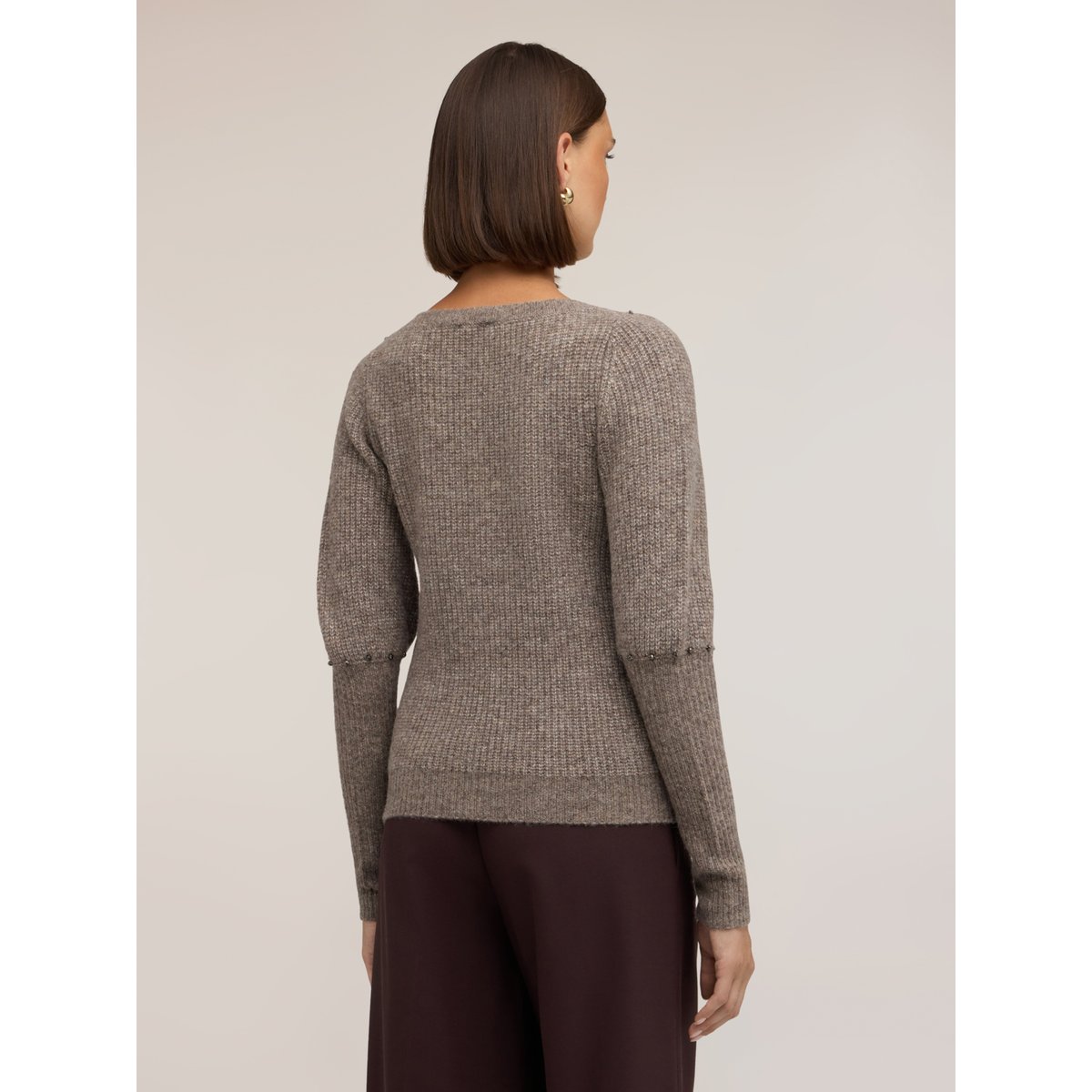 Pull à manches bouffantes avec clous beige, MOTIVI