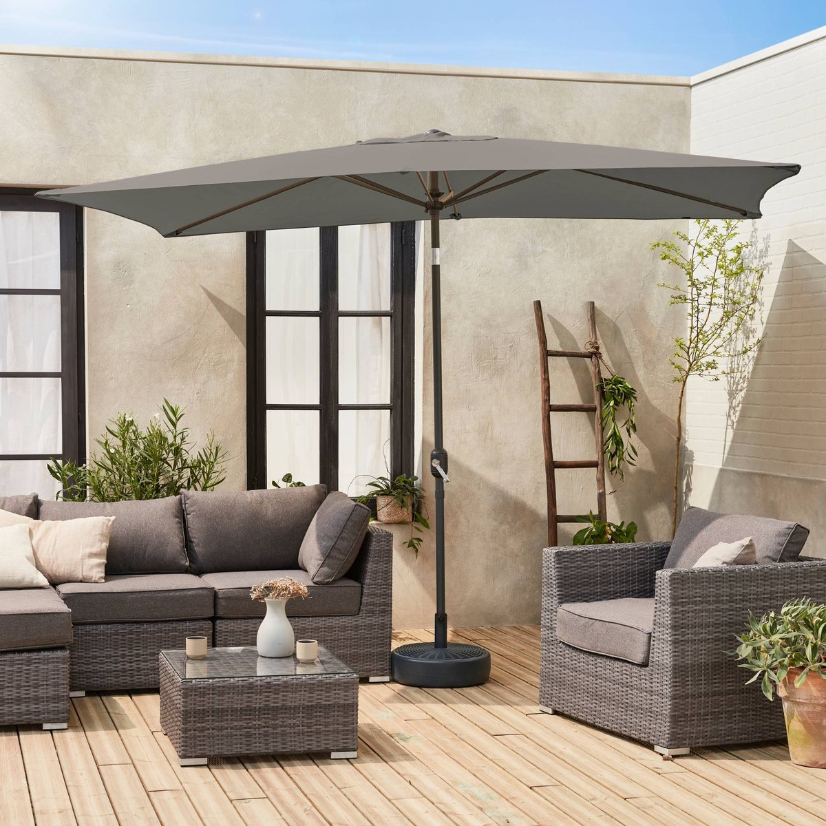 Parasol mât central rectangulaire 2x3m, mât effet bois TOUQUET gris, SWEEEK