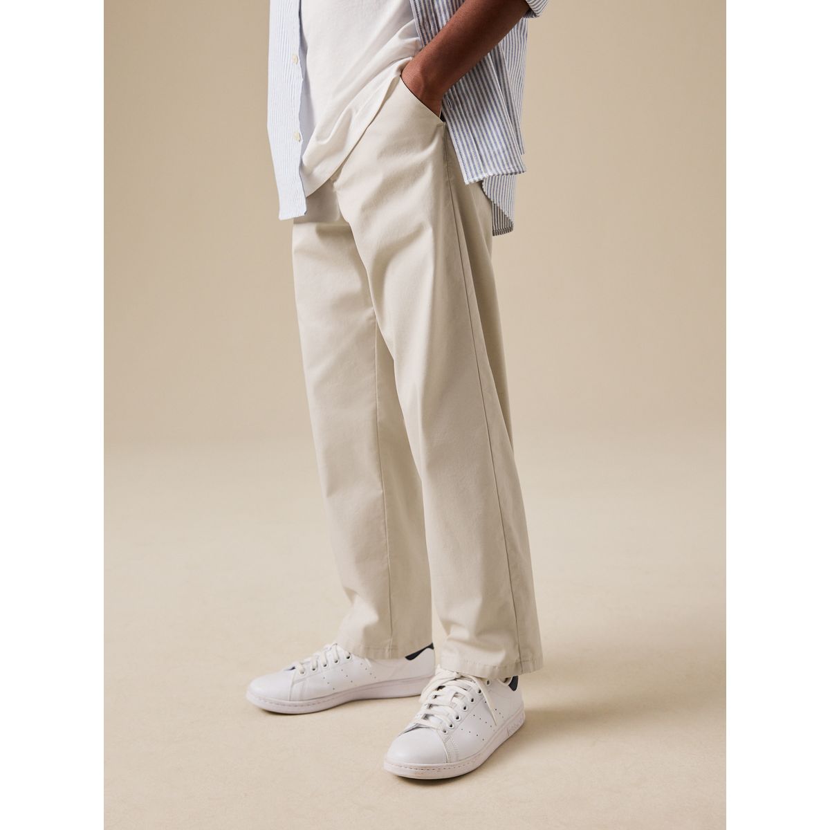 Pantalon chino stretch standard écru, NEXT