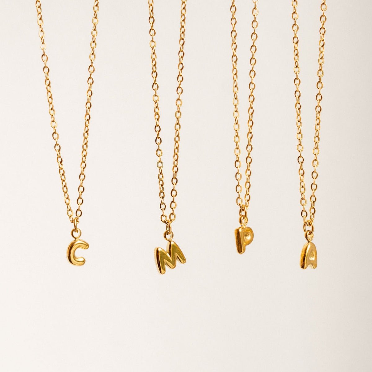 Collier à pendentif lettre P acier inoxydable doré, BALABOOSTE