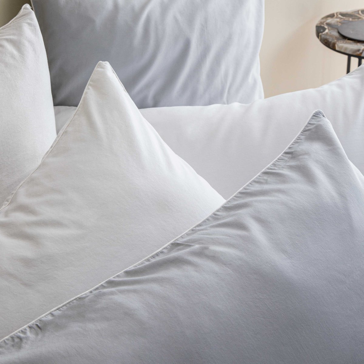 Taie d'oreiller en satin de coton lavé, NUIT SATINÉE blanc, BLANC CERISE