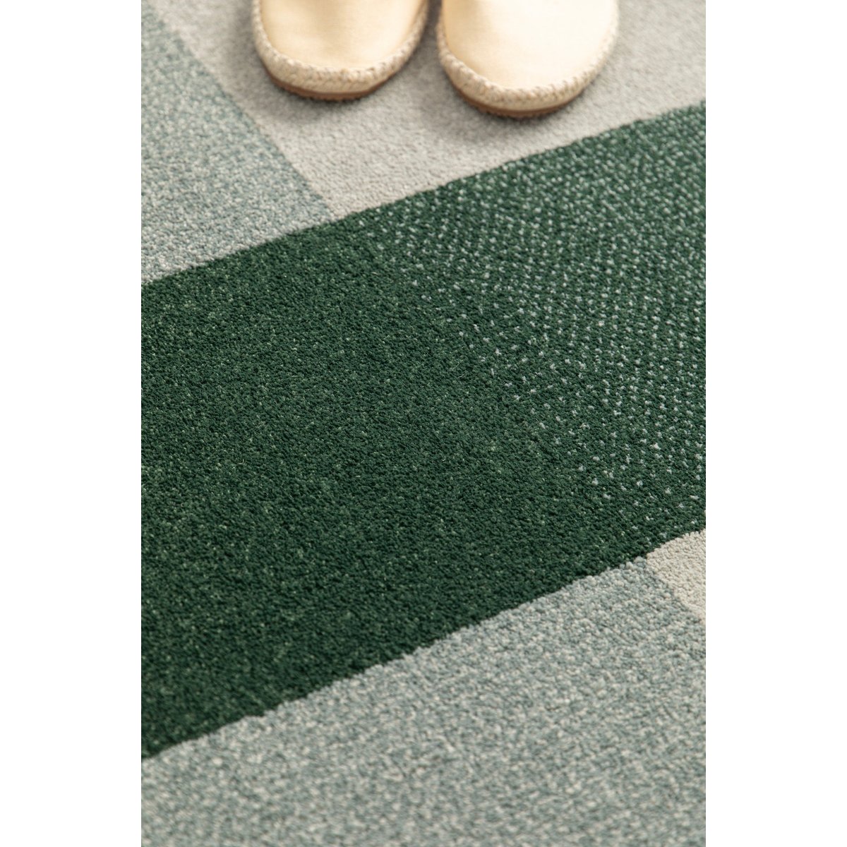 Tapis design en fibres recyclées HARRIS vert naturel, AFK LIVING