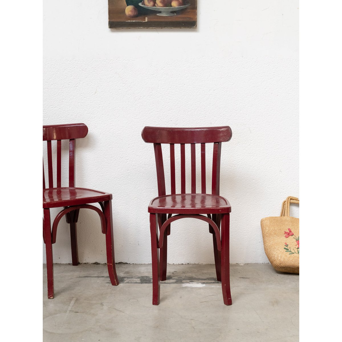 Paire de chaises bordeaux esprit Thonet Claude N°1722 - Bon état bordeaux, DEBONGOUT