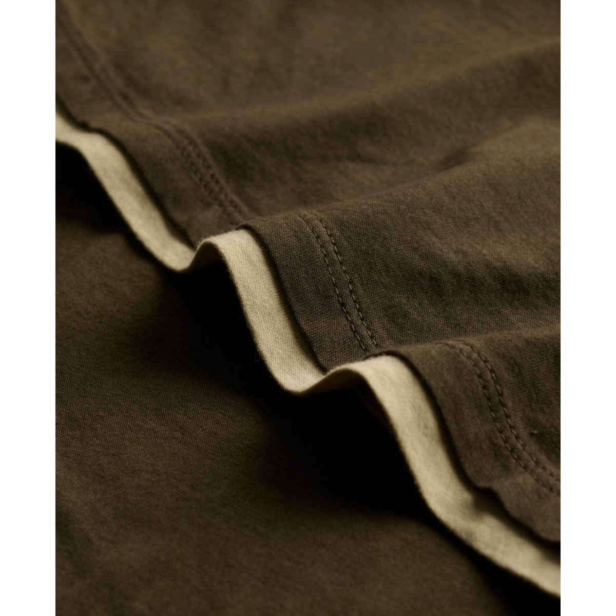 Top superposé Bench coupe ajustée olive noir/ rayon de lune, SUPERDRY