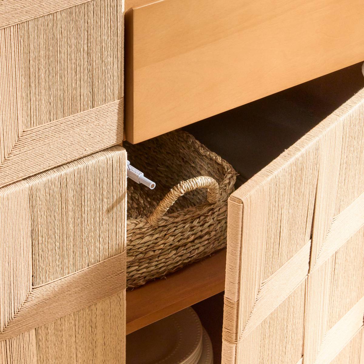 Buffet haut rectangulaire avec portes et tiroir en manguier NETSI sable, ATMOSPHERA