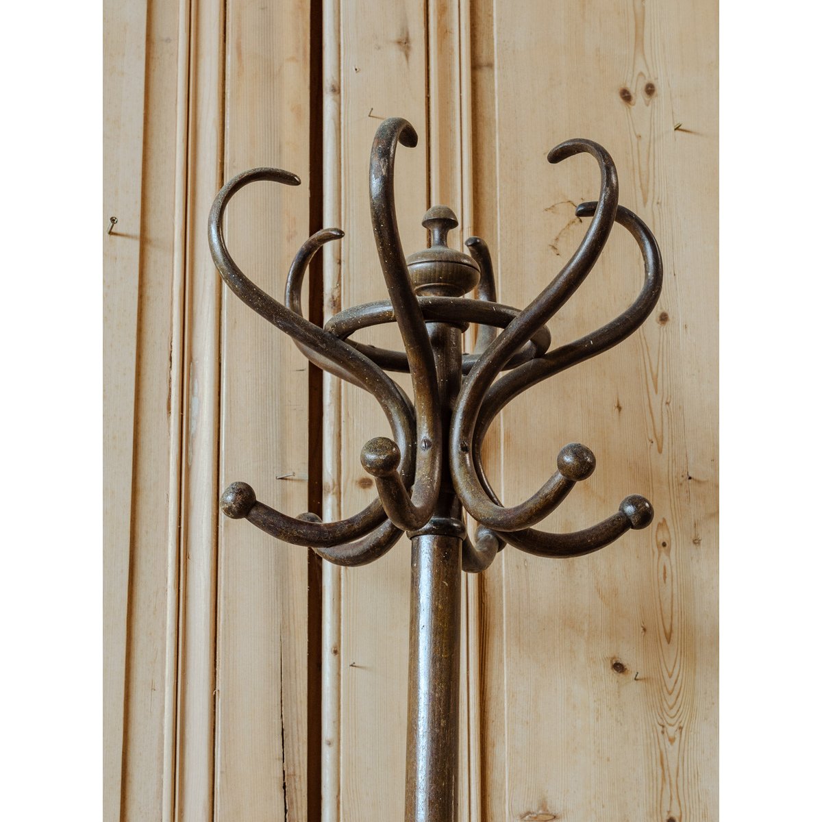 Porte-manteau en bois Max N°337 - Bon état bois foncé, DEBONGOUT