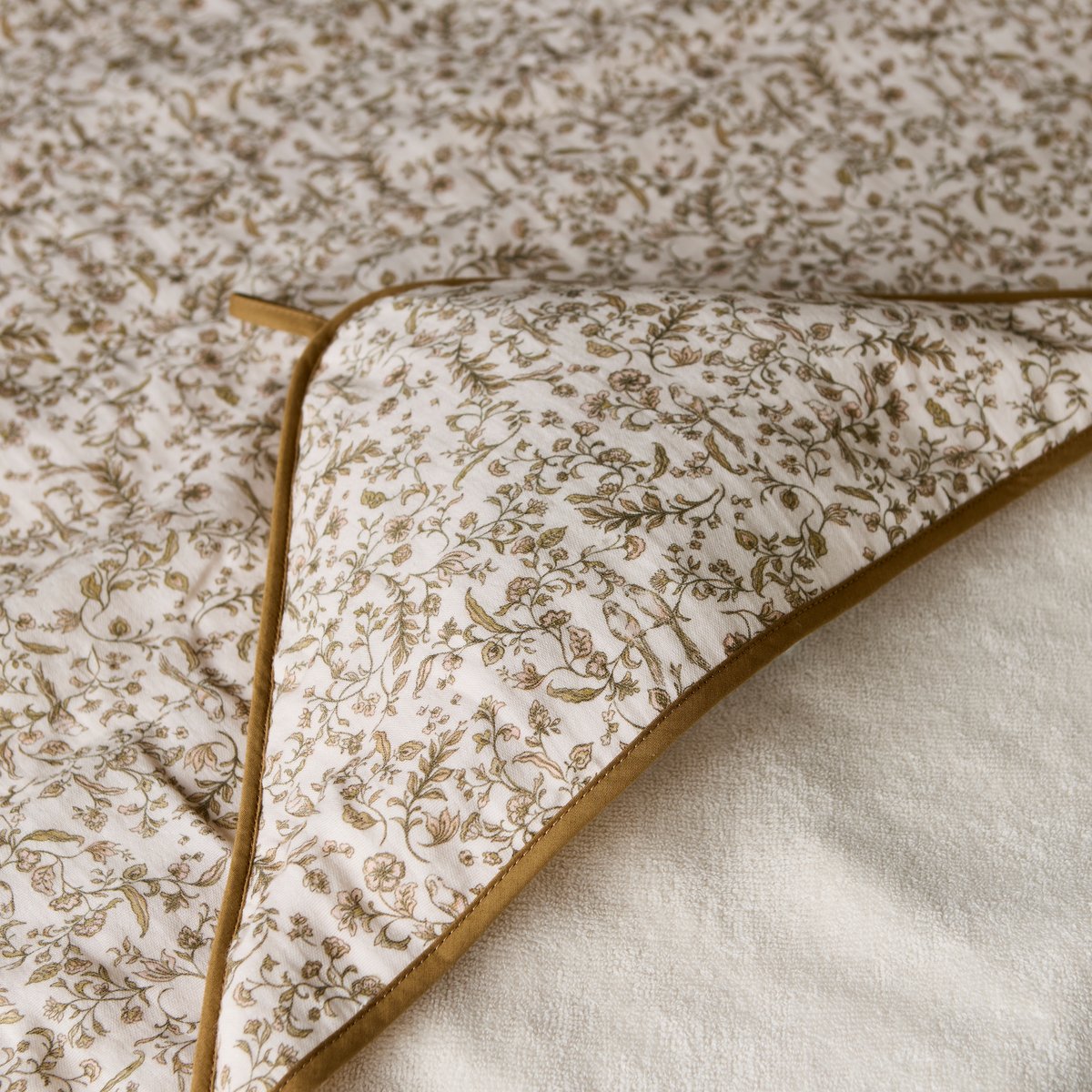 Cape de bain LINO IMPRIMÉ naturel, CARRE BLANC