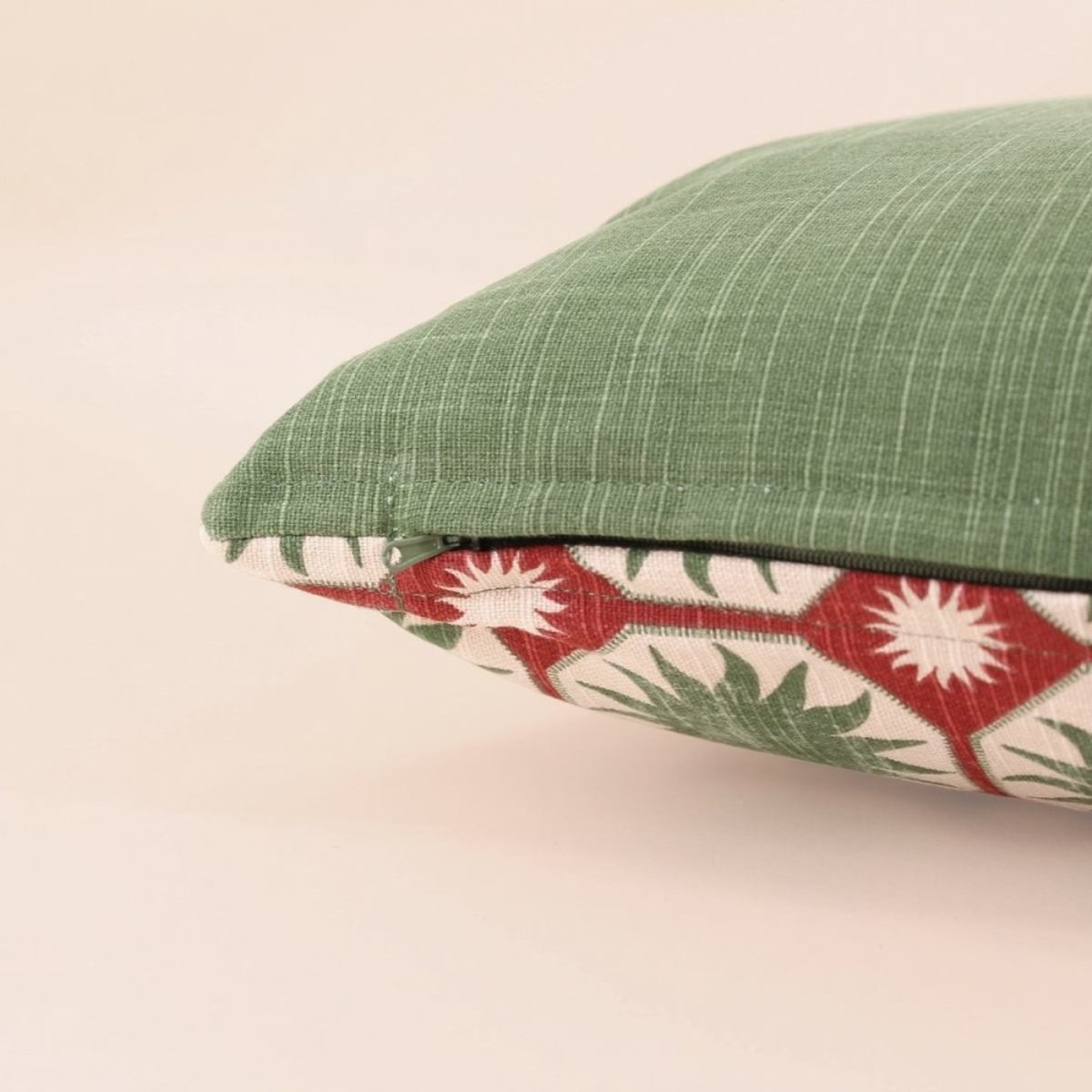 Coussin en coton imprimé soleil 30x50cm vert, ORNAMI