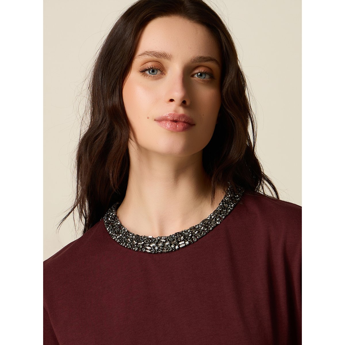 T-shirt avec col bijou burgundy, OLTRE