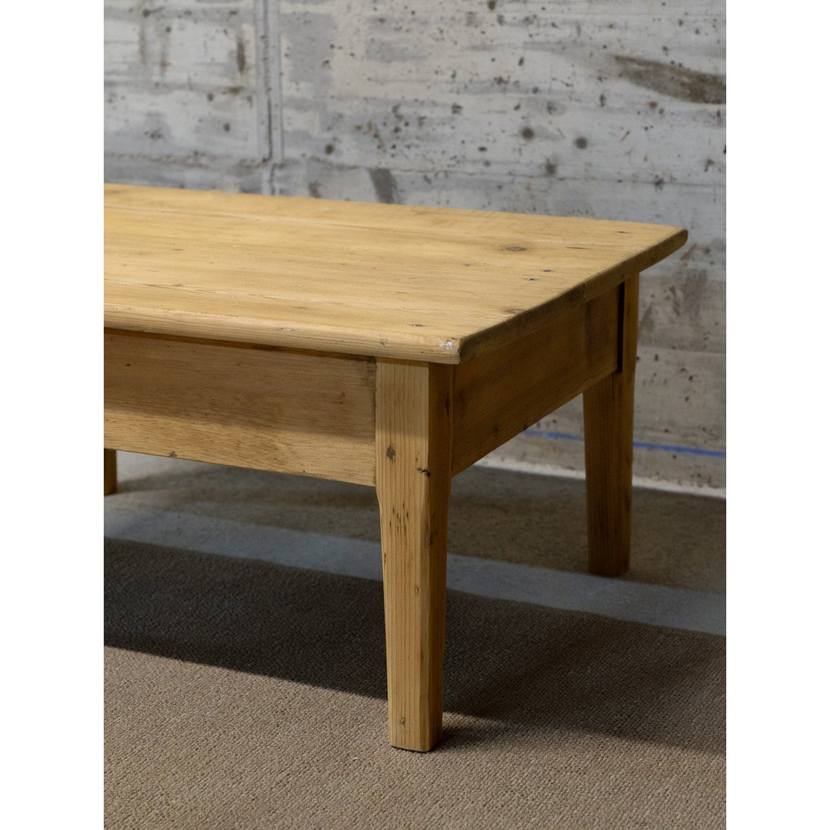 Petite table basse en bois Léonie N°991 - Bon état bois clair, DEBONGOUT