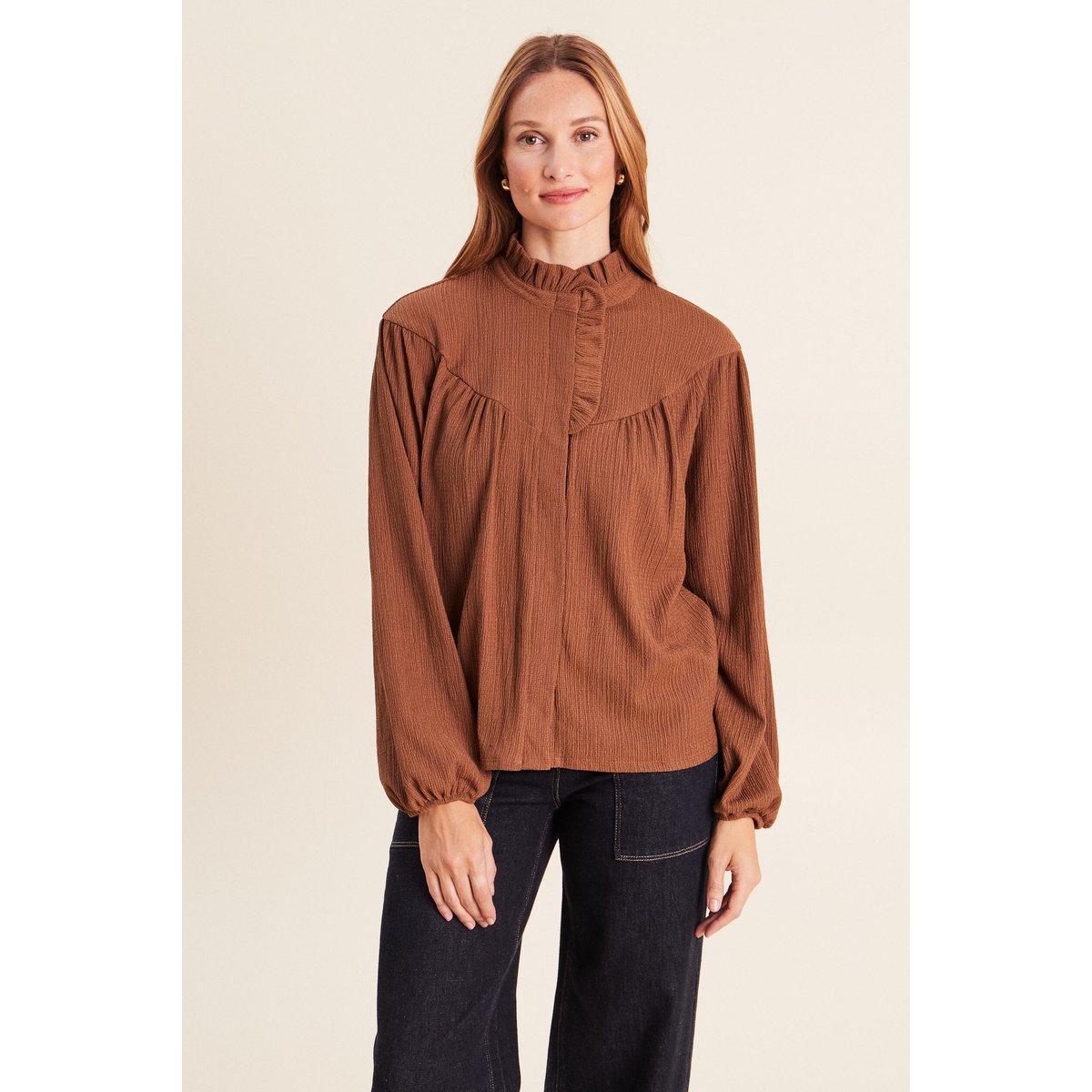 Blouse droite plissée col montant marron foncé, BREAL