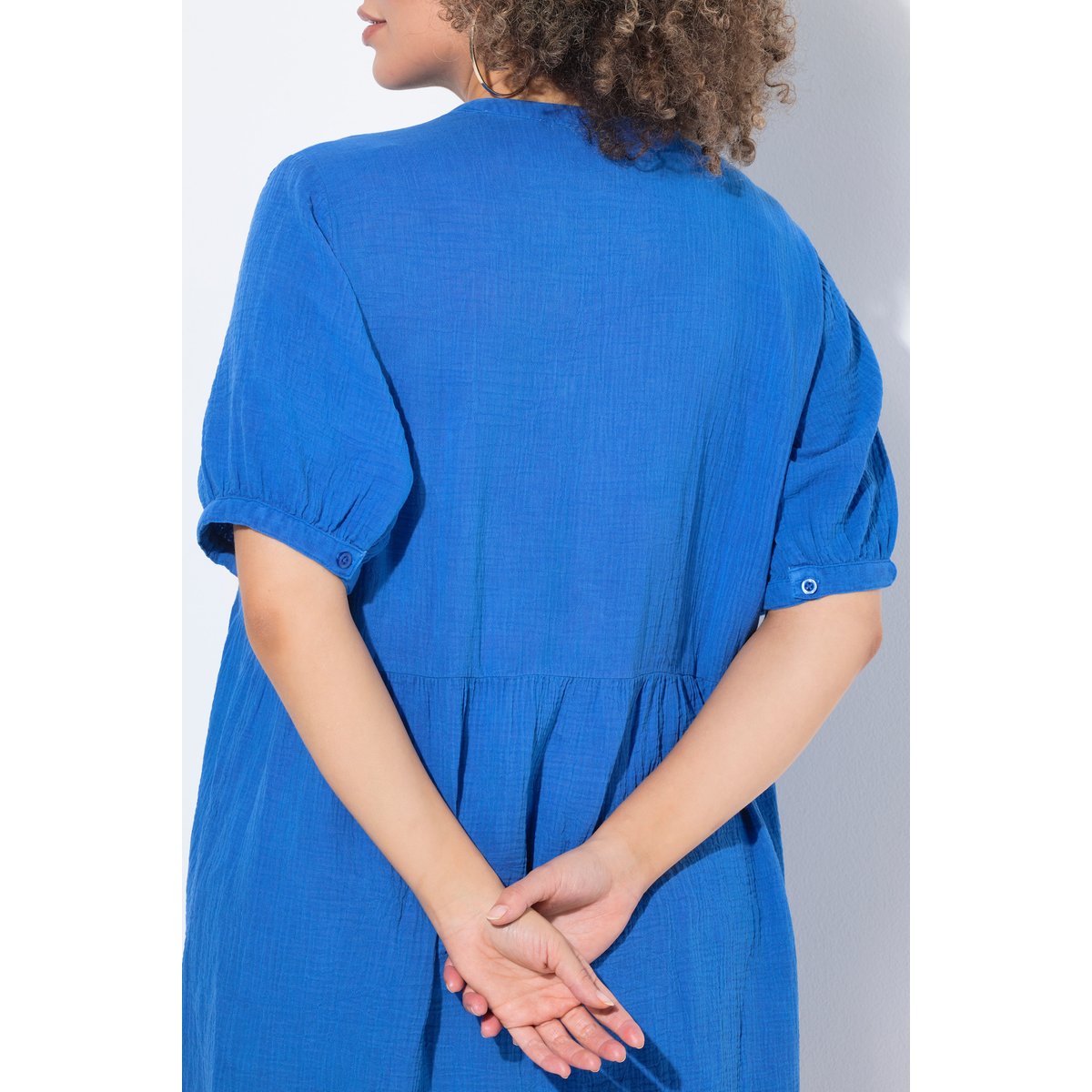 Robe en mousseline. Col tunisien et manches bleu pétrole, ULLA POPKEN