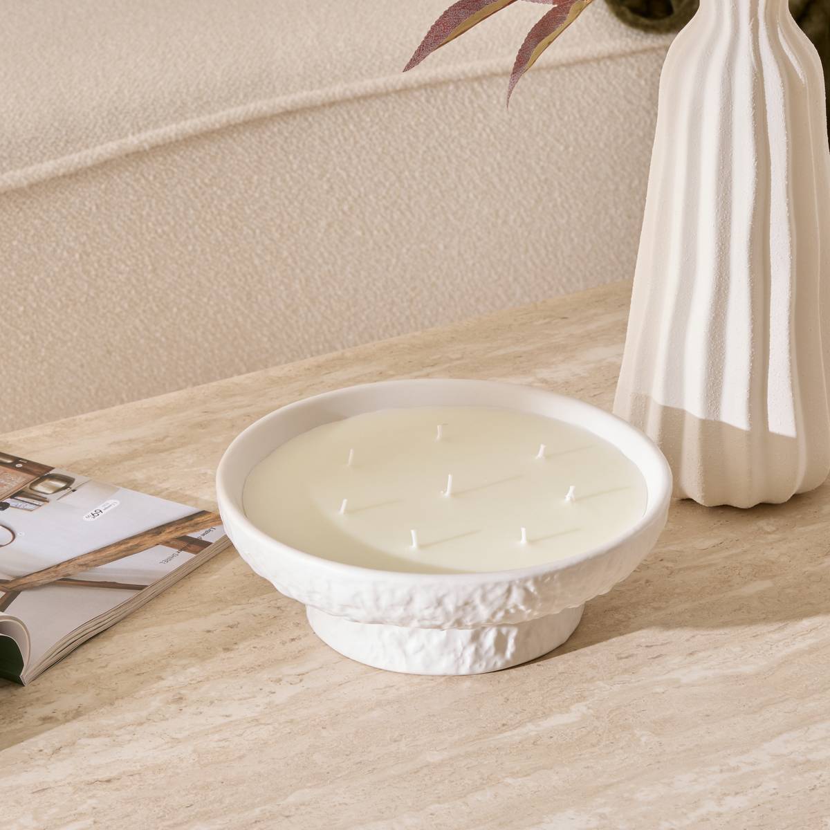 Bougie parfumée 8 mèches en coupelle céramique effet pierre STONY blanc, ATMOSPHERA