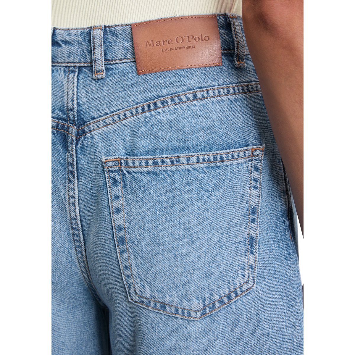 Jeans modèle Lara barrel cropped en TENCEL™ Lyocell avec du coton bleu clair, MARC O'POLO