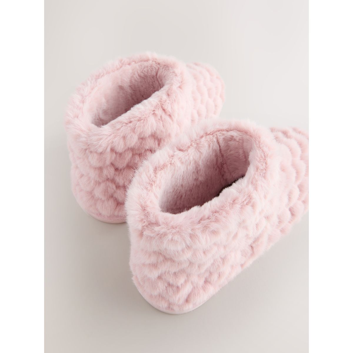 Chaussons cœur en imitation fourrure rose, NEXT