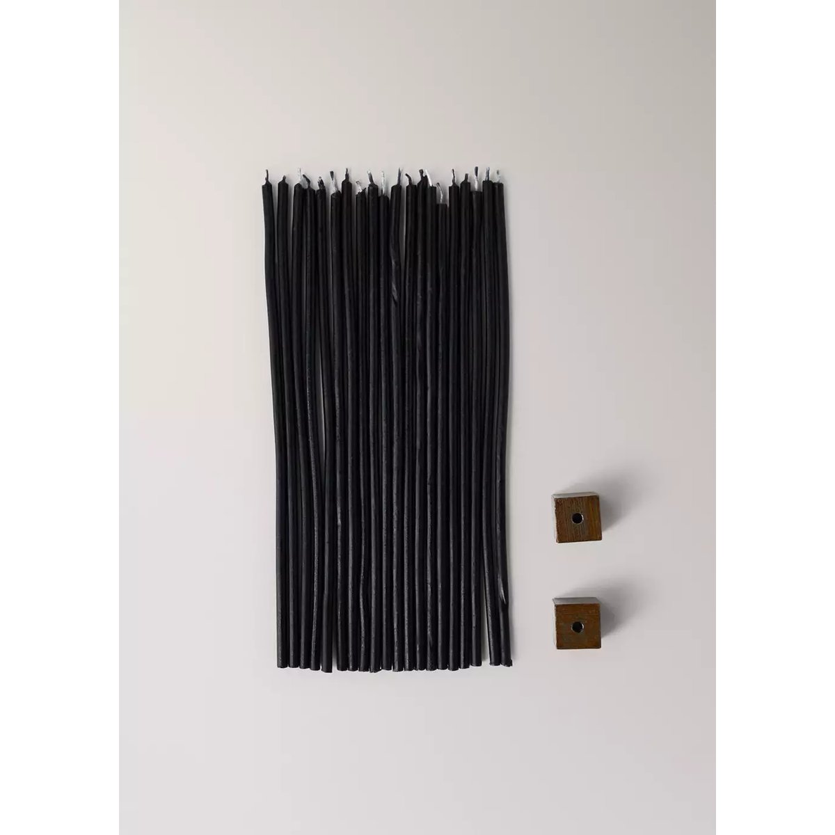 Bougies décoratives, design allongé, détail base 20 pcs noir, MANGO HOME