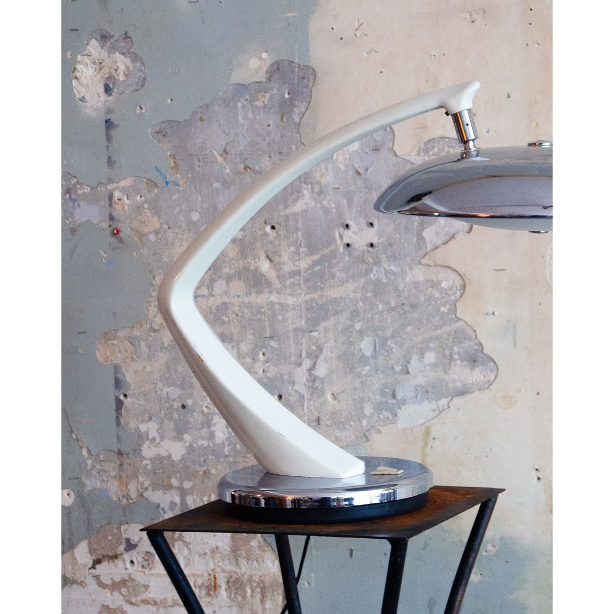 Lampe des années soixante Julia N°899 - Bon état métal, DEBONGOUT