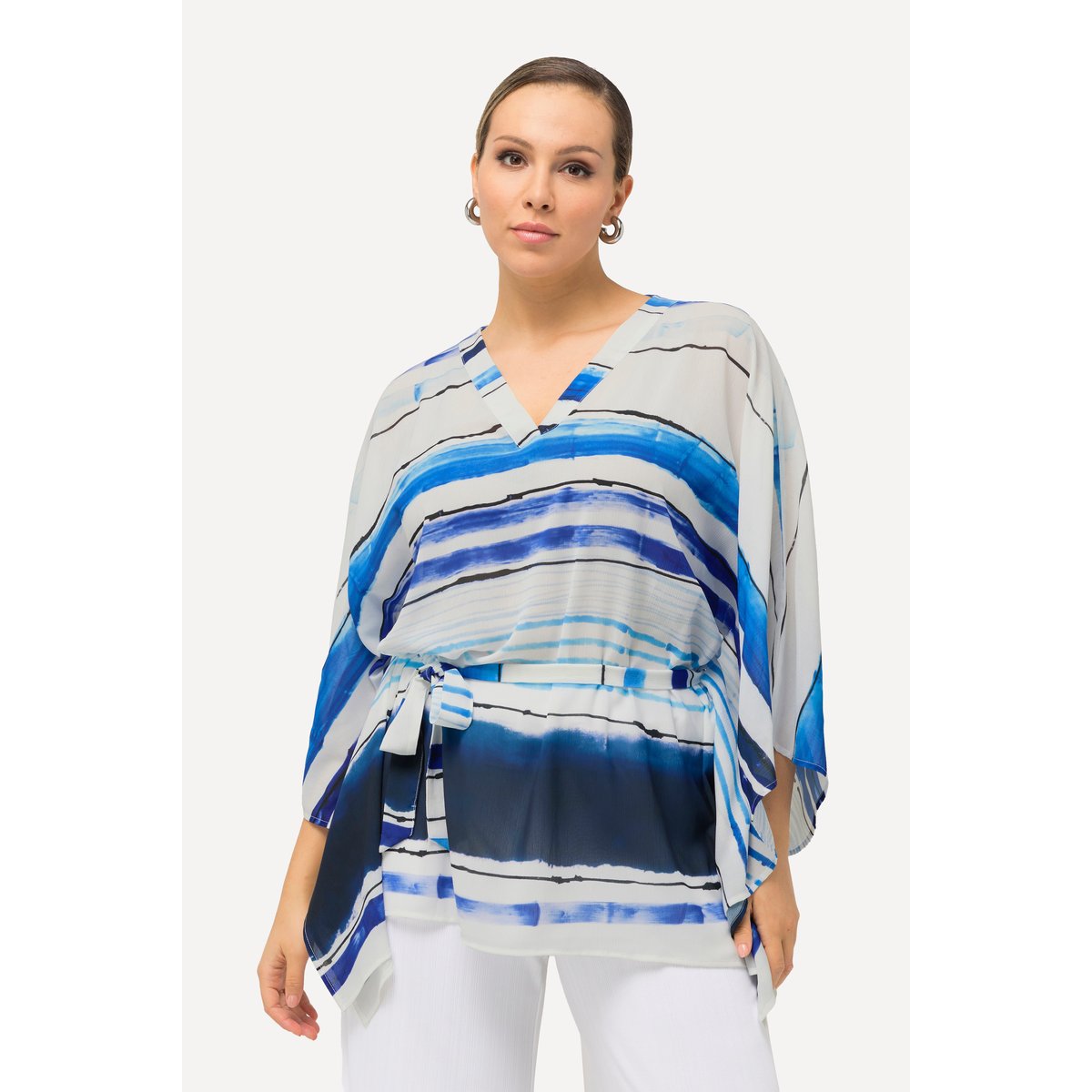Tunique en mousseline oversized. Décolleté marine, ULLA POPKEN