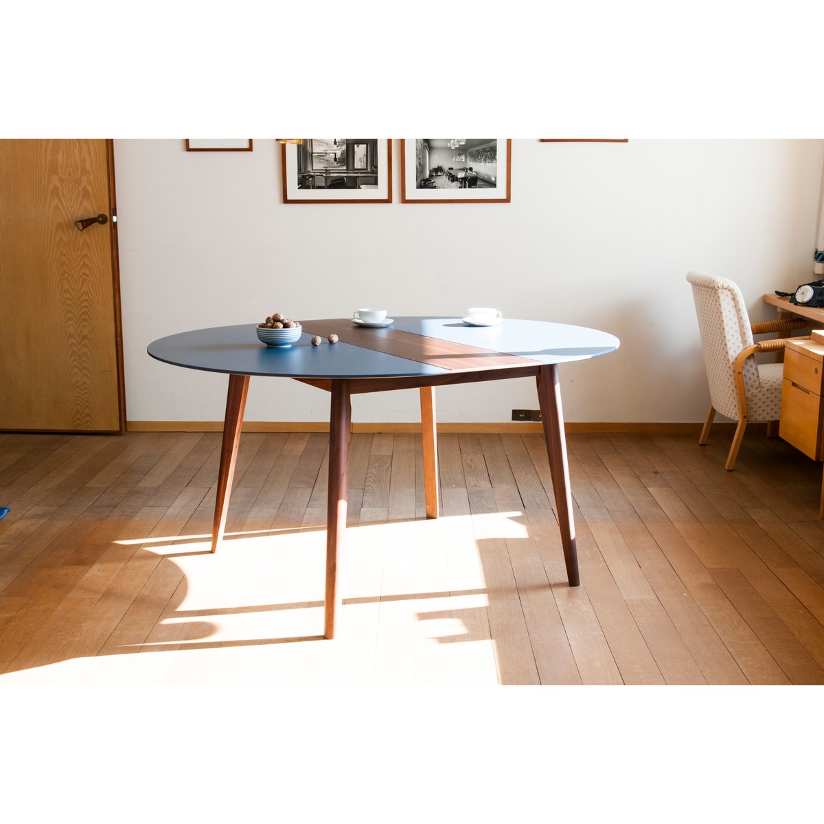 Table à rallonge en noyer CRISTINA bleu ciel, PRODUIT INTERIEUR BRUT