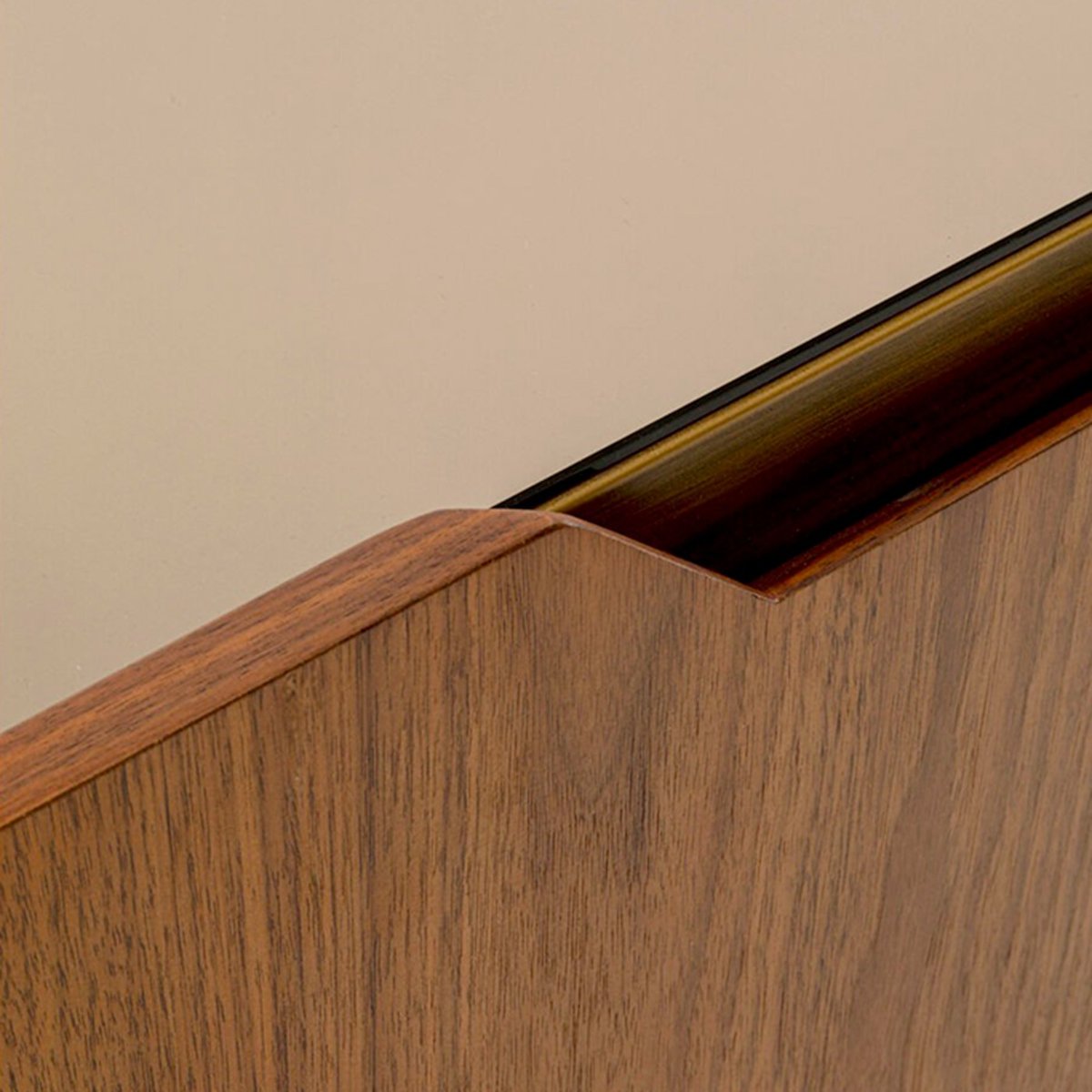 Buffet 3 portes en noyer et verre, GIORGIO marron, KARE DESIGN