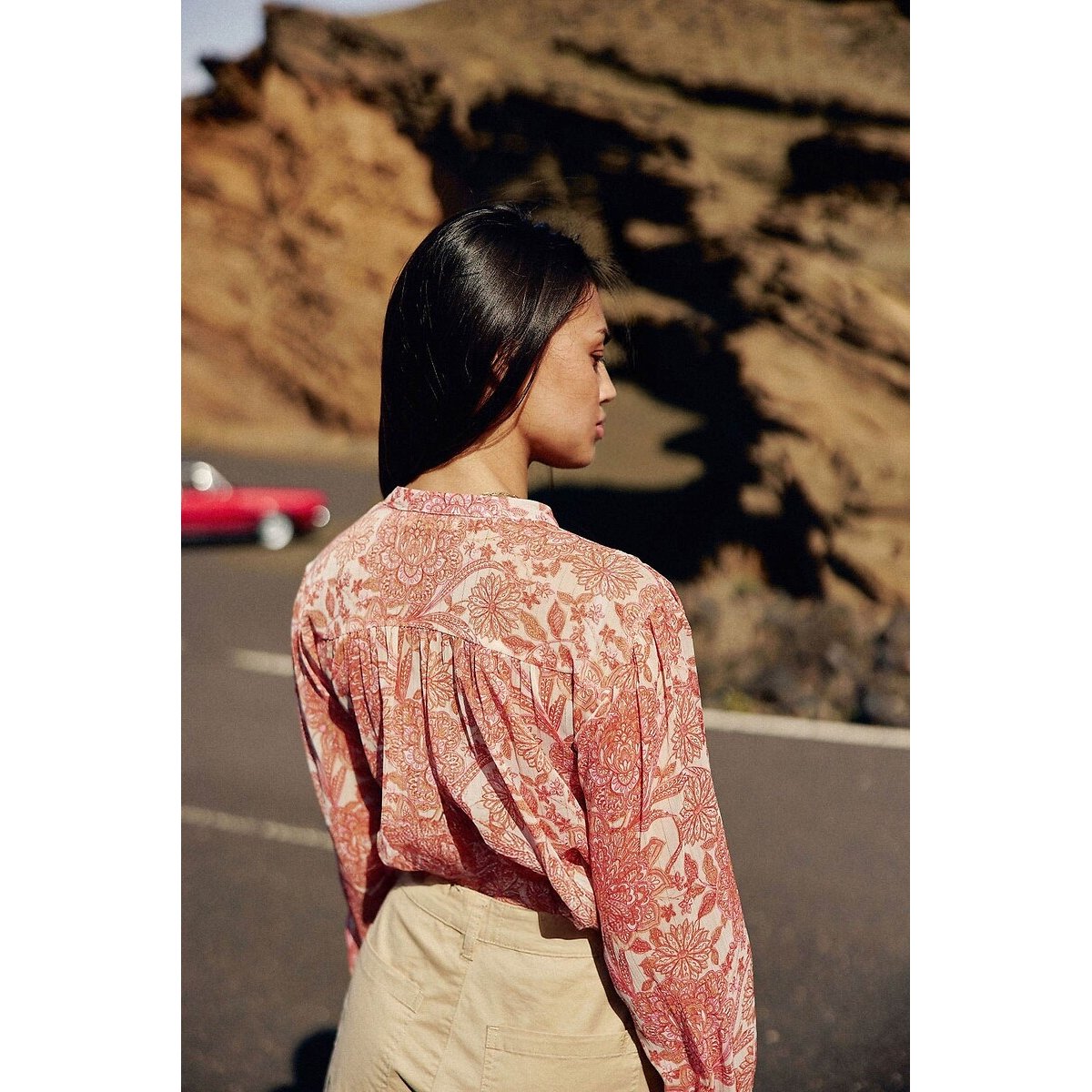 Bolie Floral V-Neck Blouse in Loose Fit floral print, LA PETITE ETOILE