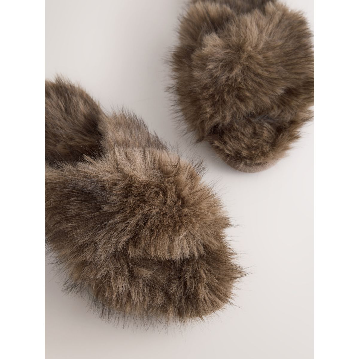 Chaussons ouverts style mules marron chocolat, NEXT