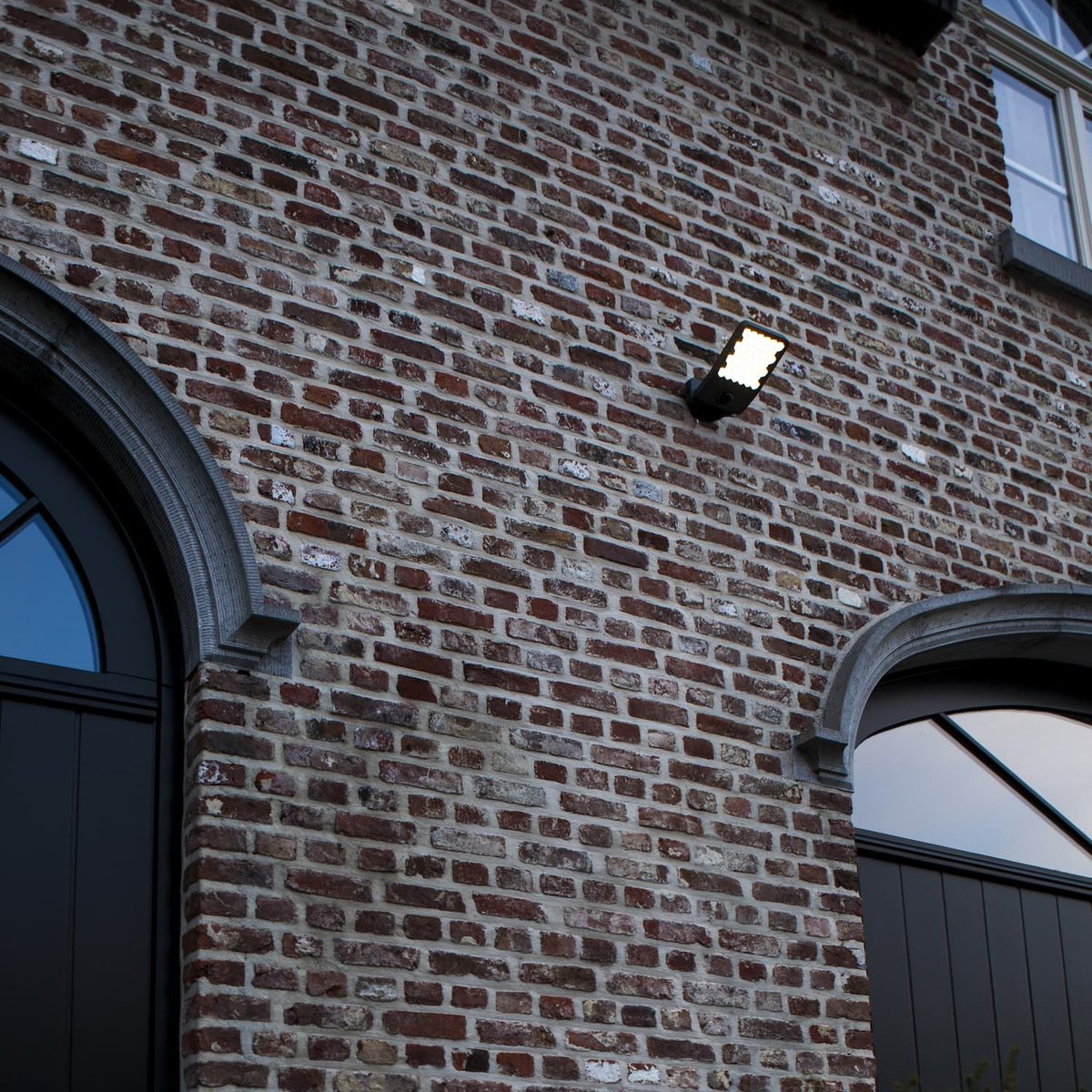 Applique murale d'extérieur sur secteur ATLANTIS GREY aluminium LED blanc chaud H11m dark grey, LUMISKY