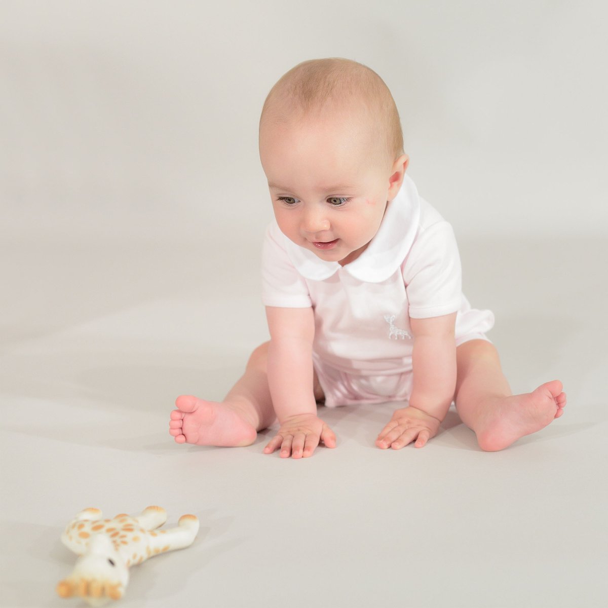 Combishort bébé Sophie La Girafe® rosa, TROIS KILOS SEPT