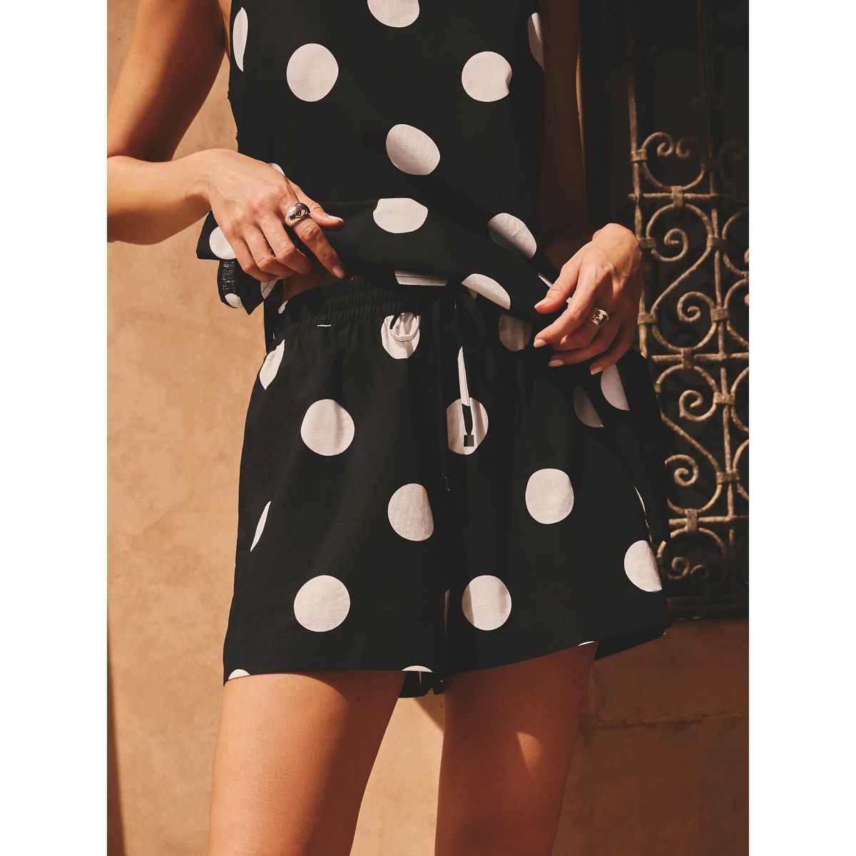 Short en lin mélangé noir/pois blancs, NEXT