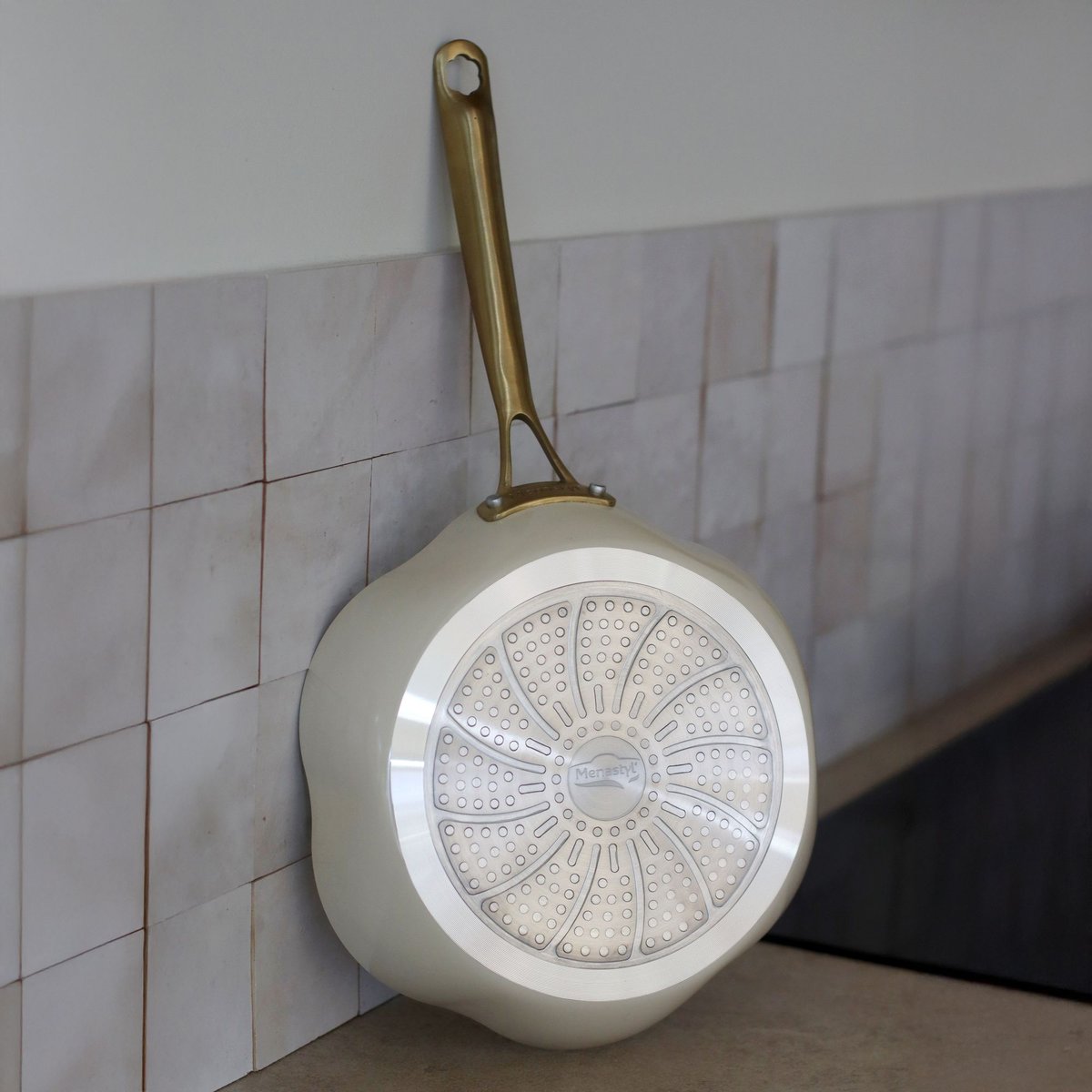 Poêle en aluminium recyclé, DAHLIA beige, MENASTYL