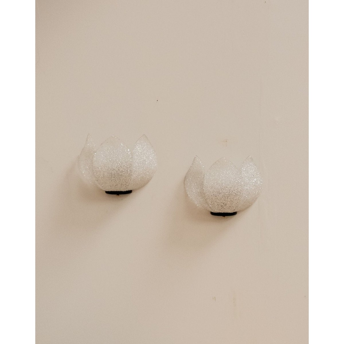 paire d'appliques en acrylique Suzette N°107 - Bon état transparent, DEBONGOUT