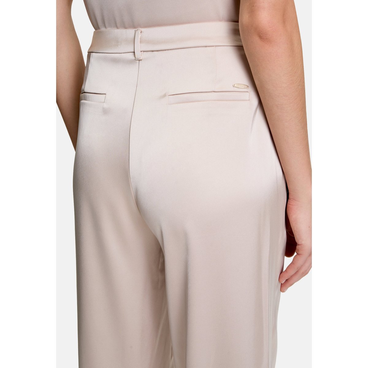 Pantalon de tailleur à effet brillant gris, BETTY & CO
