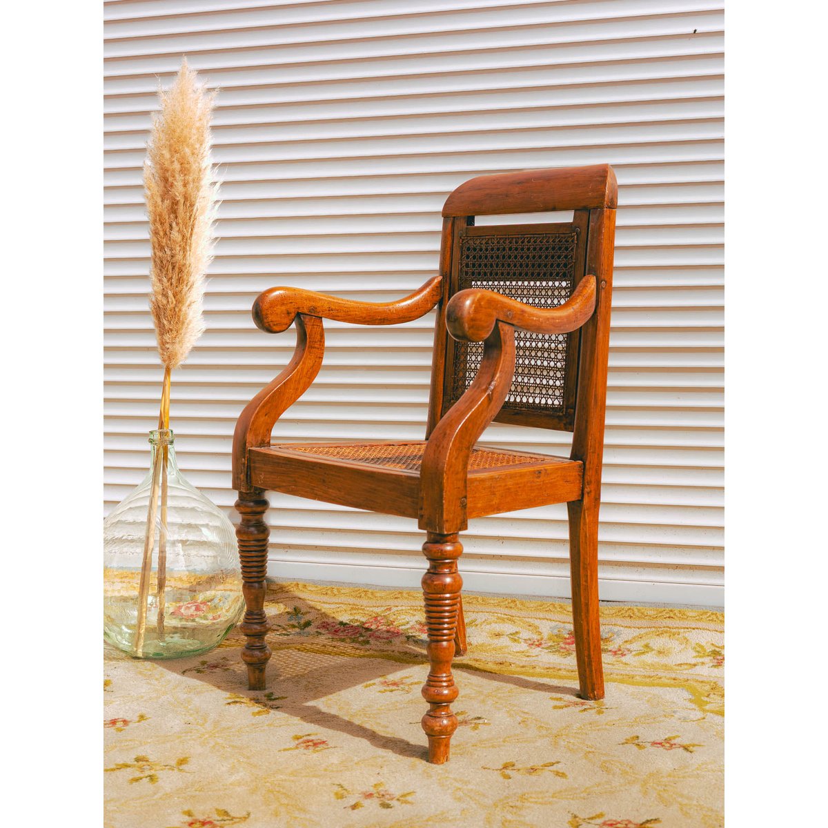 Fauteuil en bois et cannage Ernest N°1559 - Bon état bois clair, DEBONGOUT
