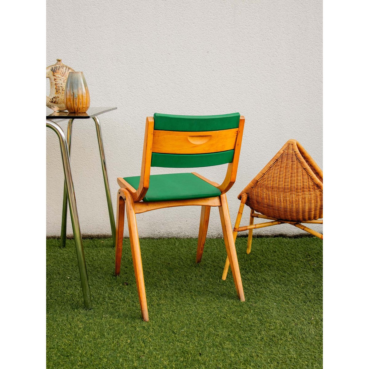 Chaise boomerang en bois Alma N°1200 - Bon état bois clair, DEBONGOUT