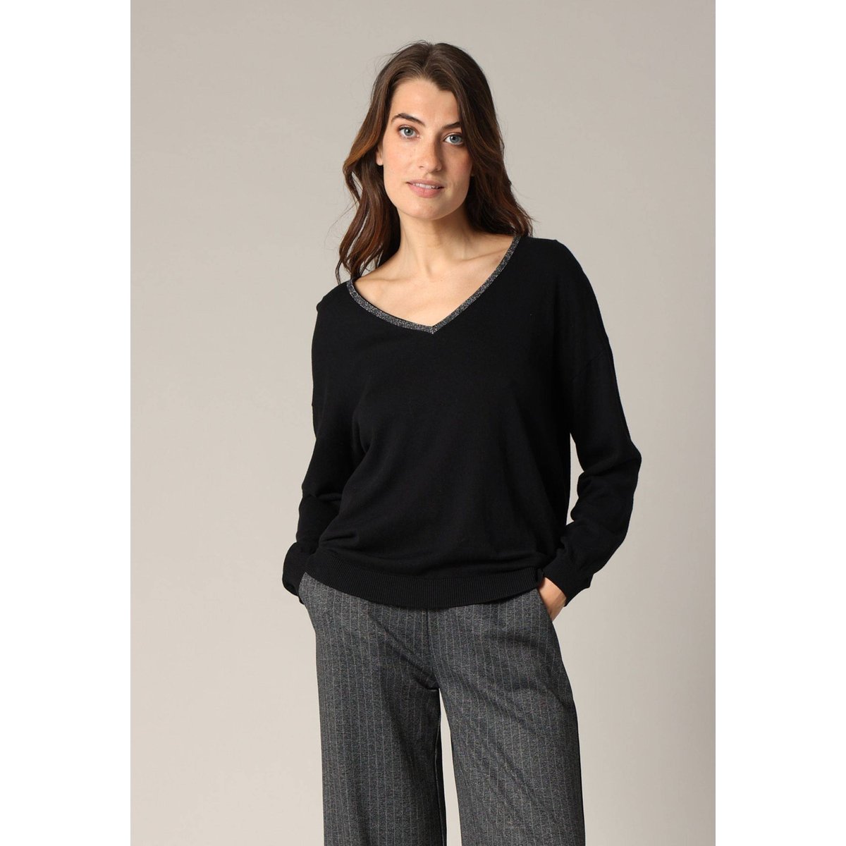 Pull à encolure fantaisie KARIJA black, DEELUXE