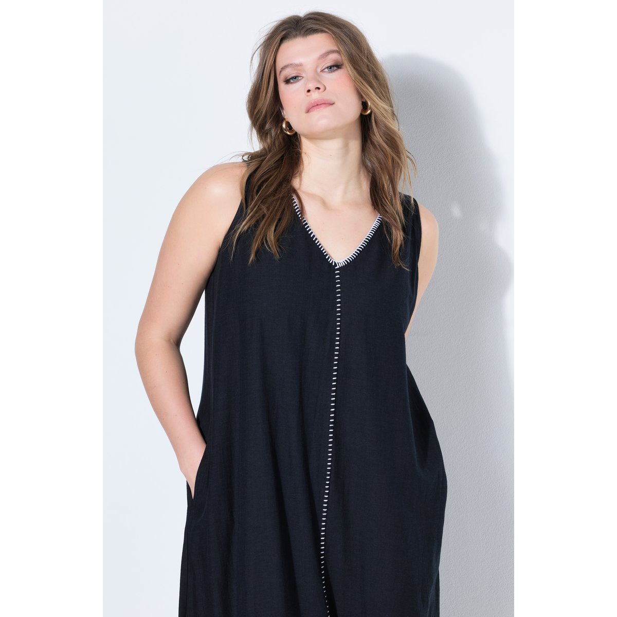 Robe longue évasée, sans manches noir, STUDIO UNTOLD